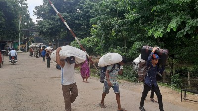 गौरीफन्टा नाका हुँदै नेपाल भित्रिँदै